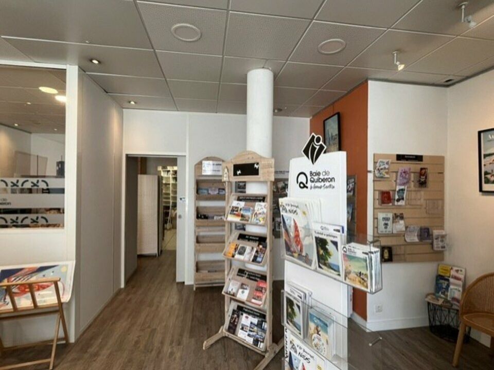 Commercial property in Auray, Morbihan - photo 3