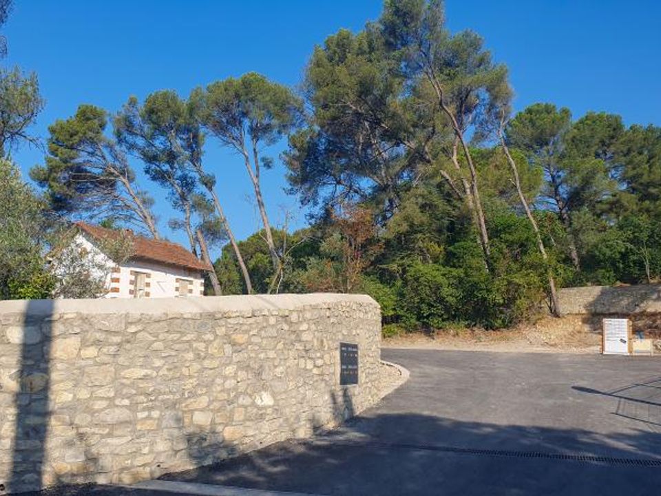 Helårsgrund i Nimes, Gard - foto 3