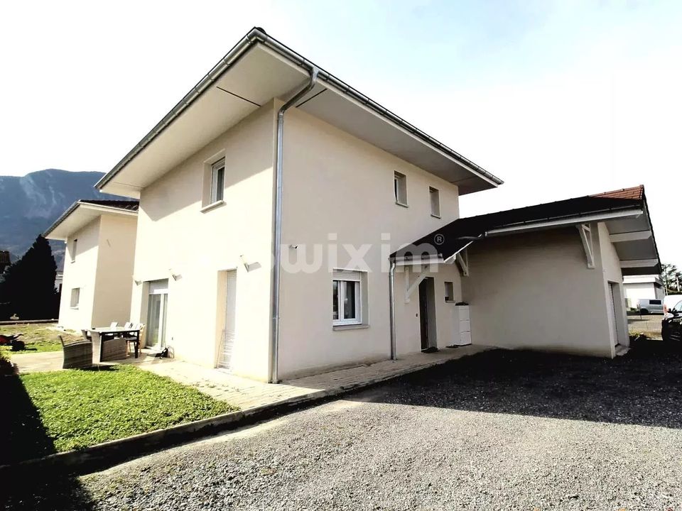 Villa i Scionzier, Haute-Savoie - foto 1