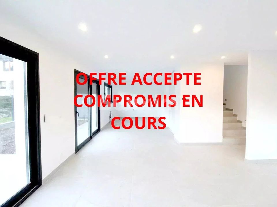 Villa in Scionzier, Haute-Savoie - foto 1