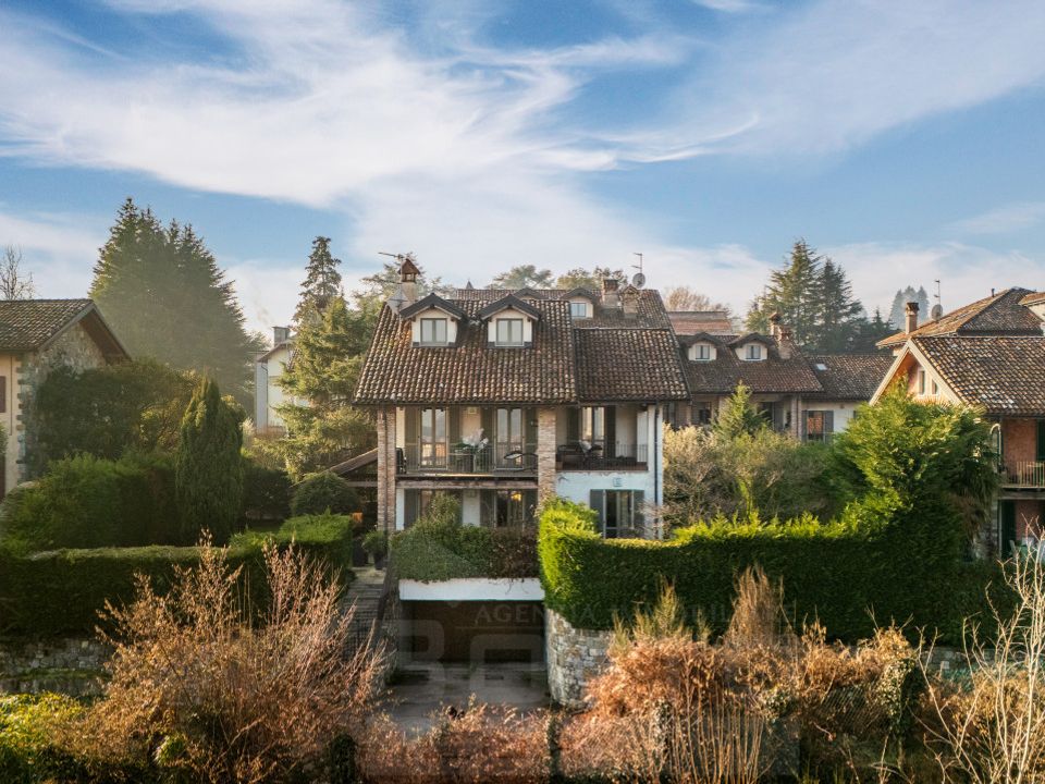 Villa in Arona, Novara - foto 1