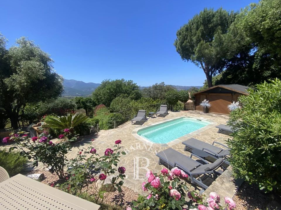 Villa i Saint-Florent, Haute-Corse - bilde 1