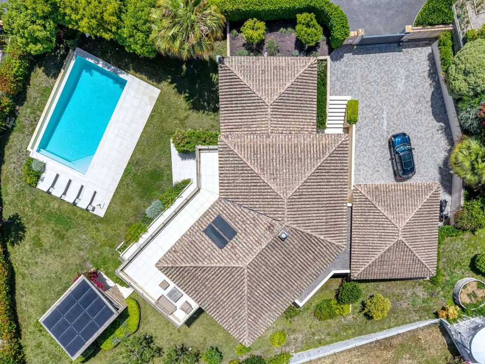 Villa i La Colle-sur-Loup, Alpes-Maritimes - foto 1