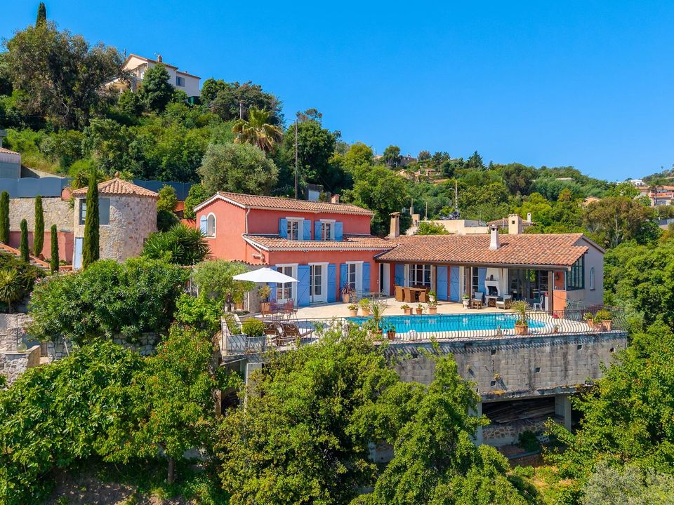 Villa i Mandelieu-la-Napoule, Alpes-Maritimes - foto 1