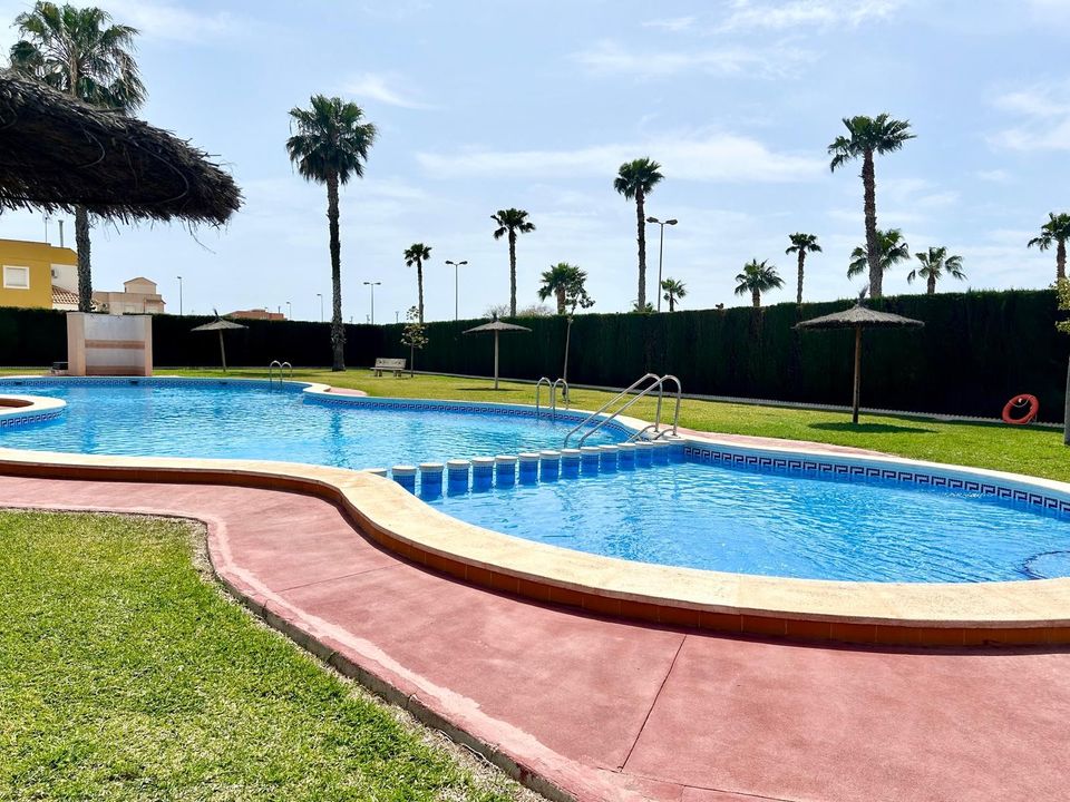 Bungalou a Torrevieja, Alicante - foto 2
