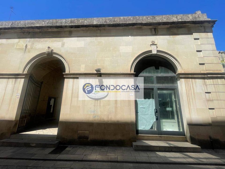 L'establiment comercial a Maglie, Lecce - foto 2
