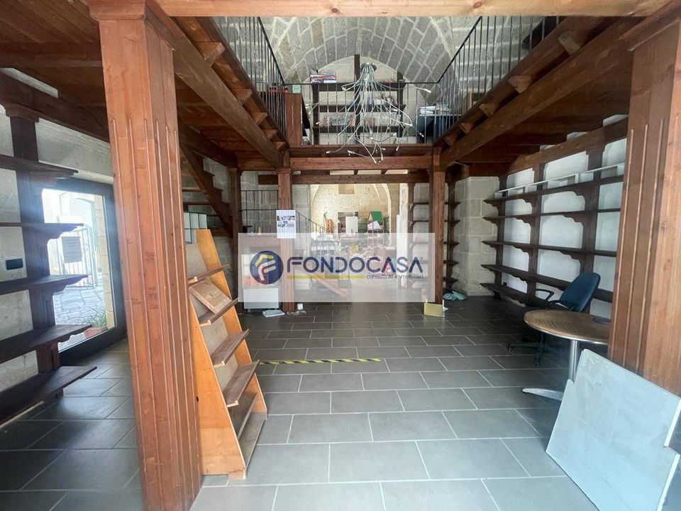 L'establiment comercial a Maglie, Lecce - foto 5