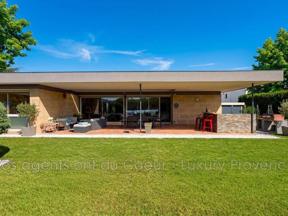Villa i Gardanne, Bouches-du-Rhone - bilde 1