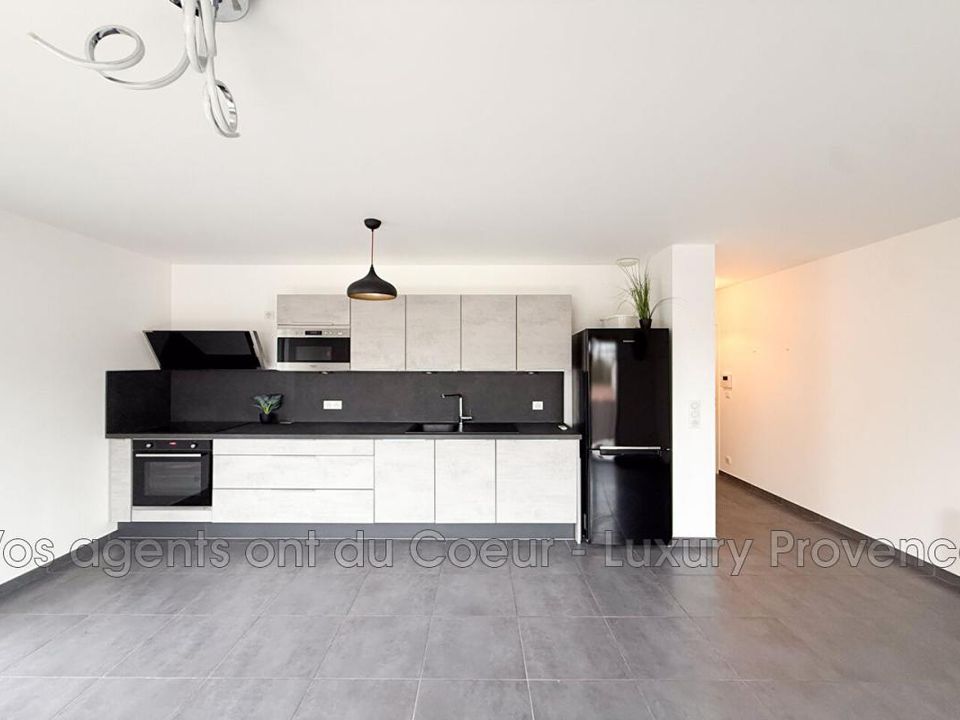Lejlighed i Fuveau, Bouches-du-Rhone - foto 2