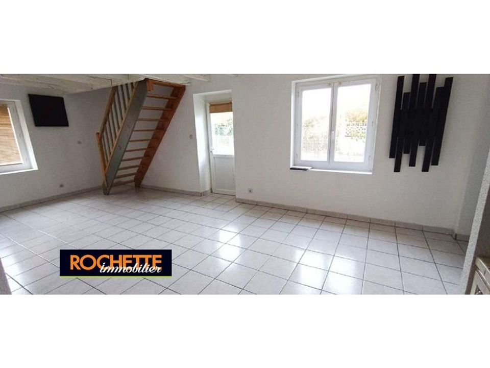 Rekkehus i L'Hôpital-le-Grand, Loire - bilde 1