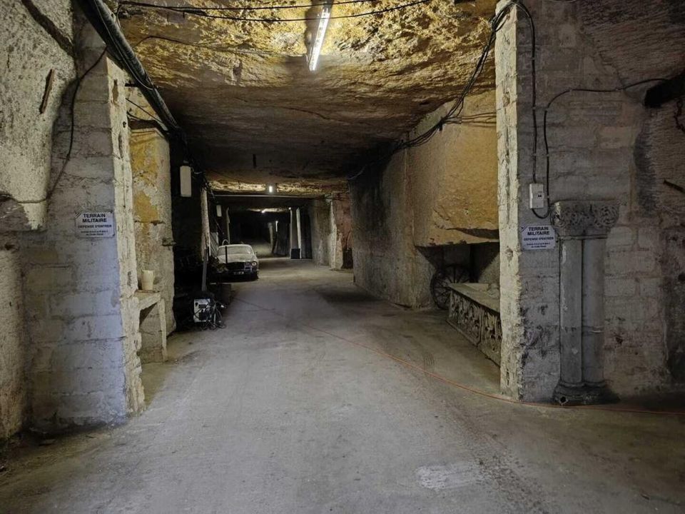 Erhvervsejendom i Montataire, Oise - foto 3