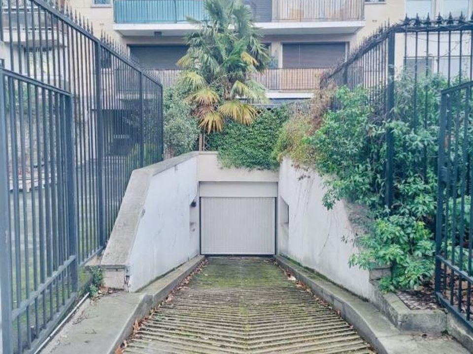 Parkeringsplads i Neuilly-sur-Seine, Hauts-de-Seine - foto 1
