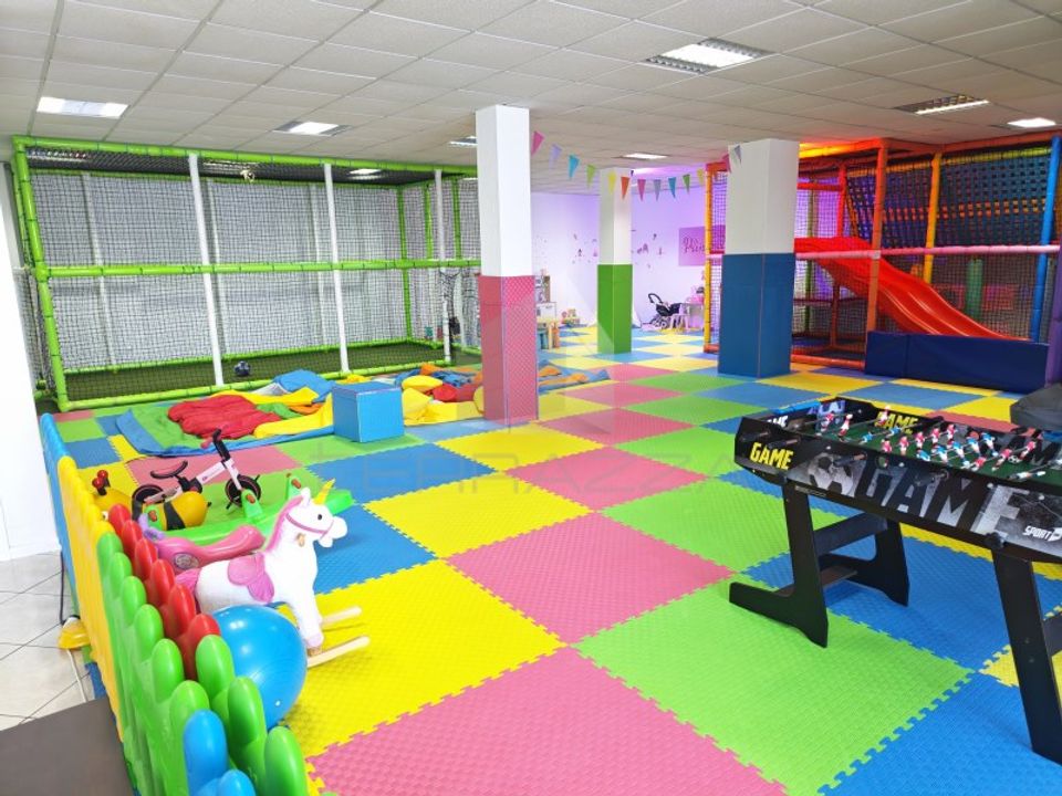 L'establiment comercial a Gondomar, Porto - foto 1