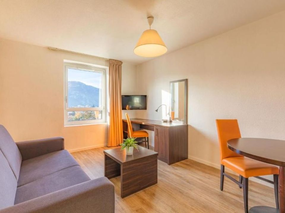 Erhvervsejendom i Gaillard, Haute-Savoie - foto 2