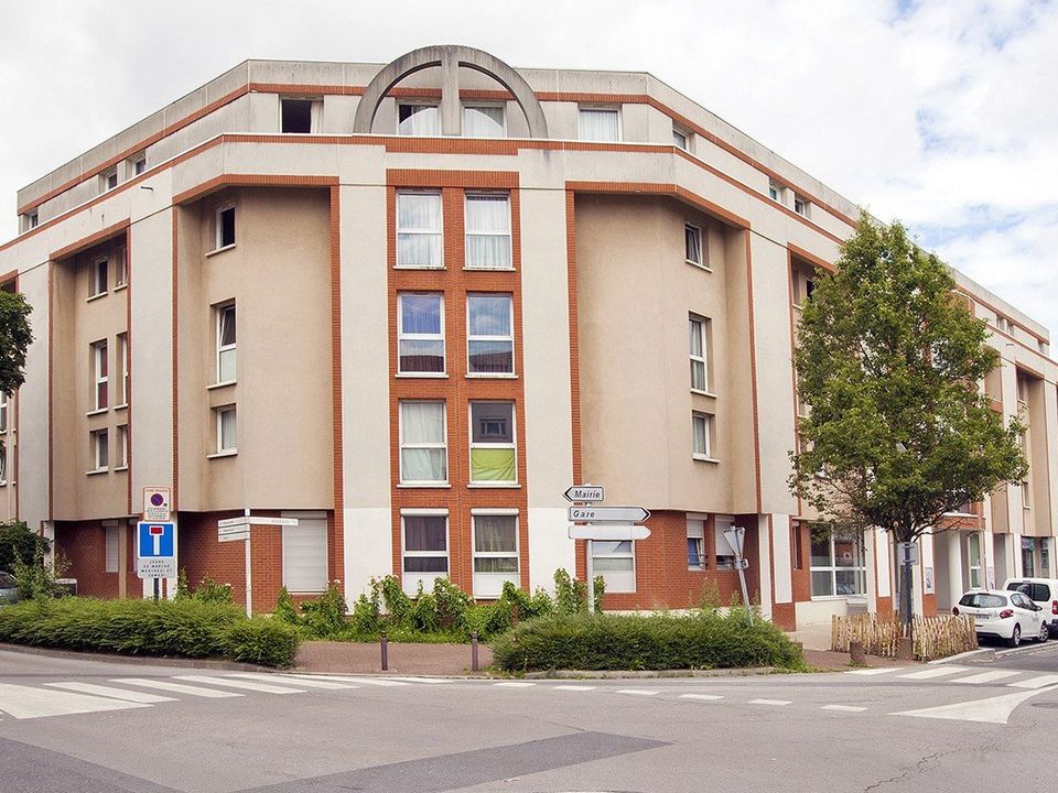 Næringseiendom i Cergy, Val-d'Oise - bilde 1