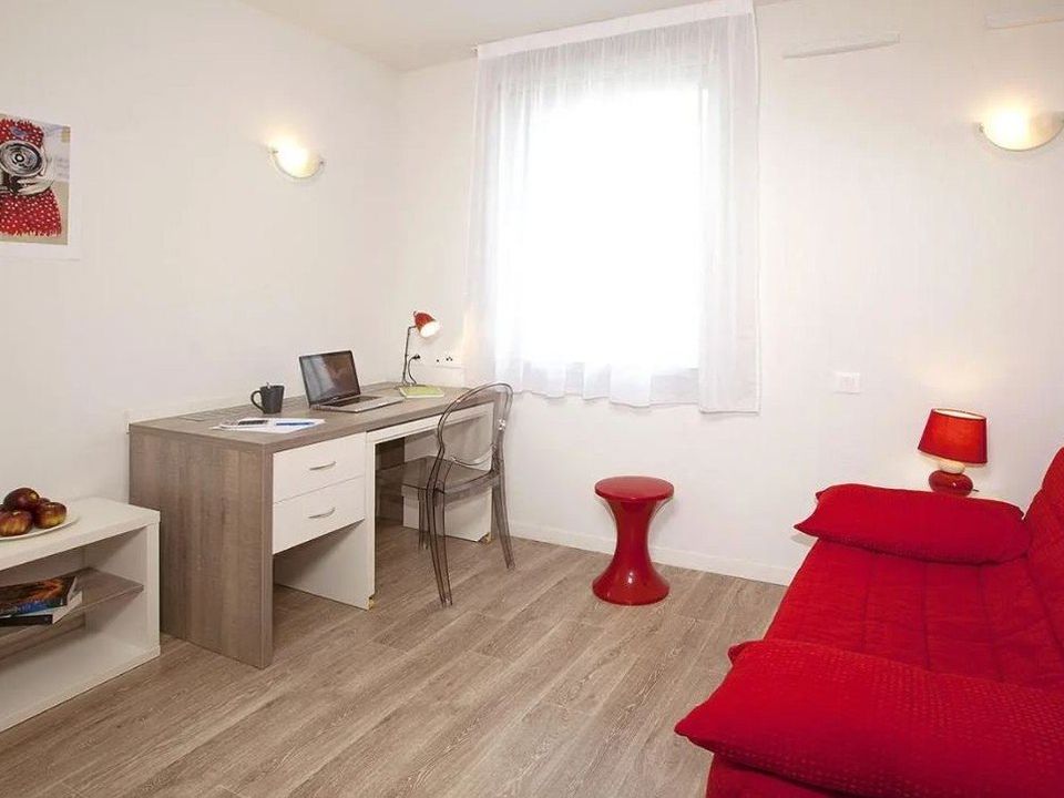 Erhvervsejendom i Nanterre, Hauts-de-Seine - foto 2