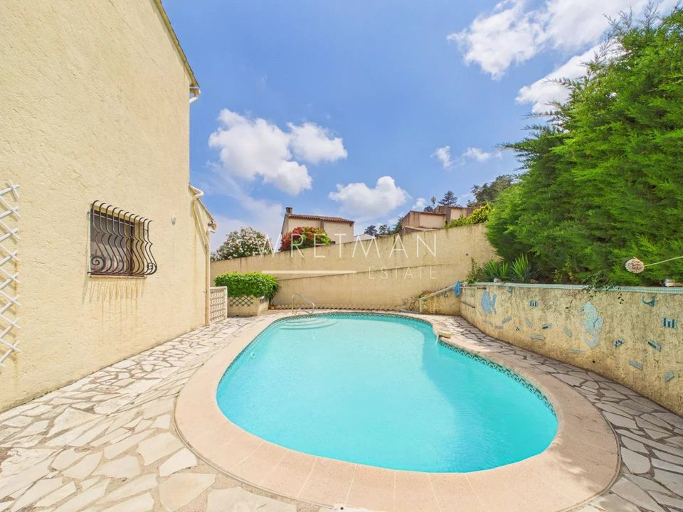 Villa i Cagnes-sur-Mer, Alpes-Maritimes - foto 1