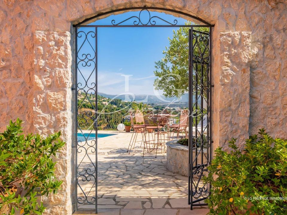 Villa i Mandelieu-la-Napoule, Alpes-Maritimes - foto 1