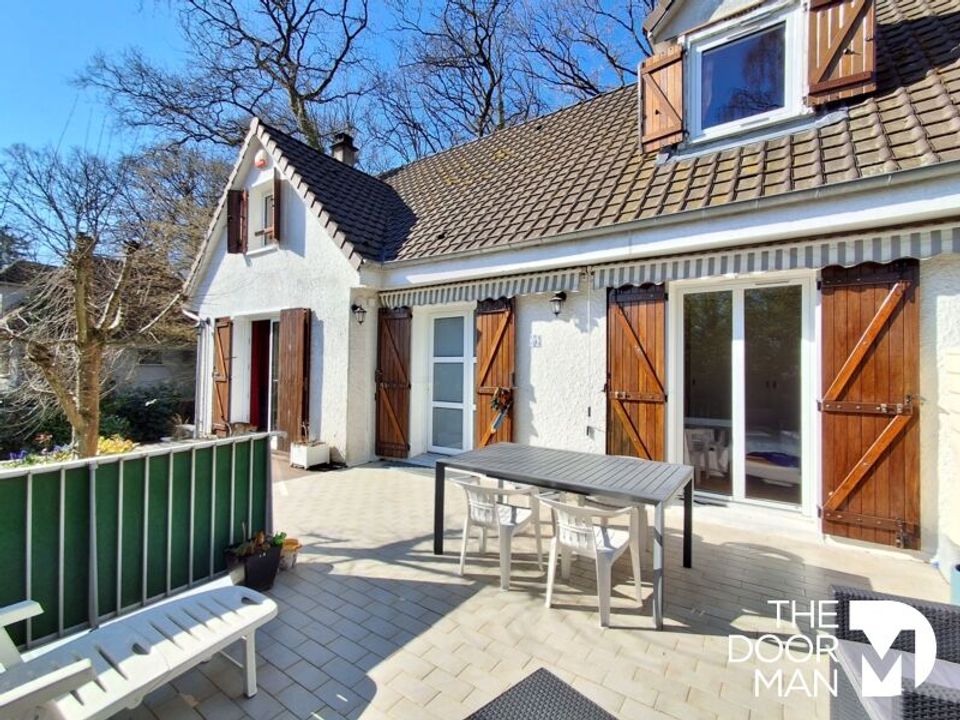 Villa i Le Perray-en-Yvelines, Yvelines - foto 1