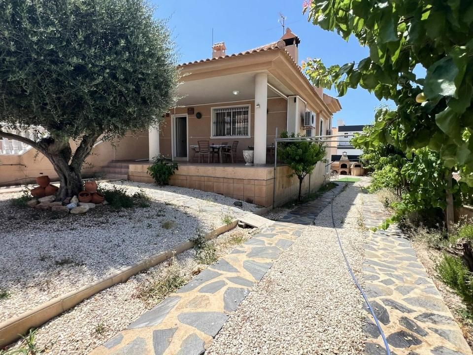Villa i Torrevieja, Alicante - foto 1