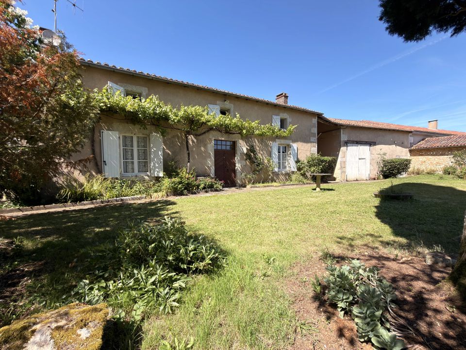 Villa i Nanteuil-en-Vallee, Charente - foto 1
