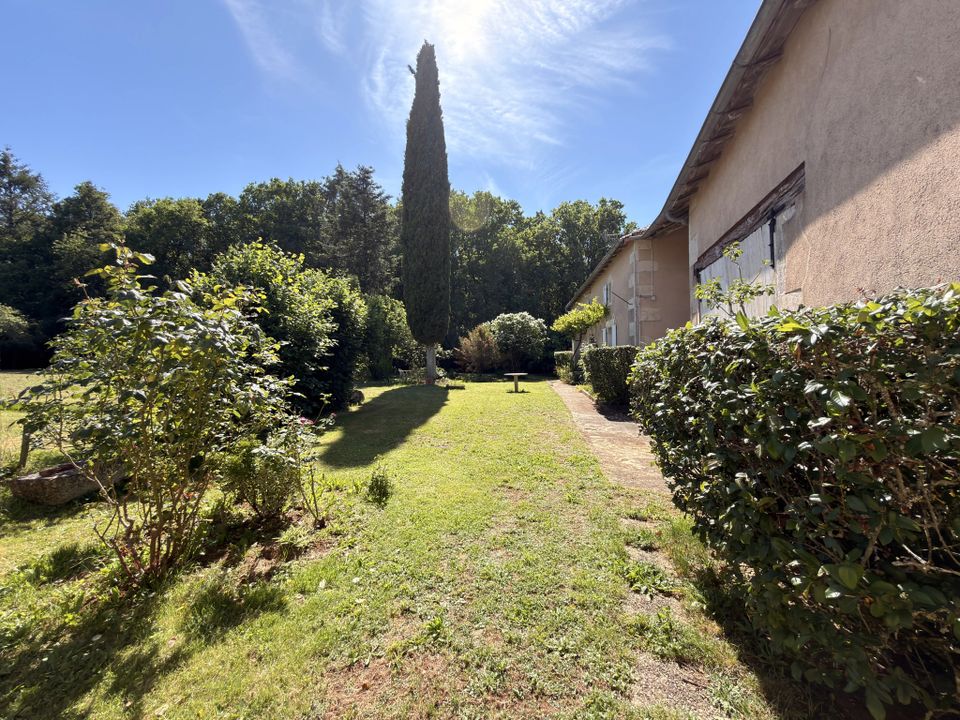 Villa i Nanteuil-en-Vallee, Charente - foto 2