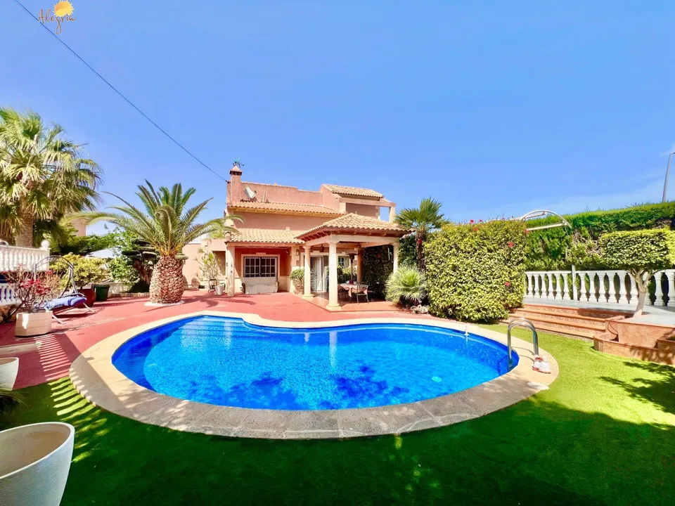 Villa in Torrevieja, Alicante - foto 2