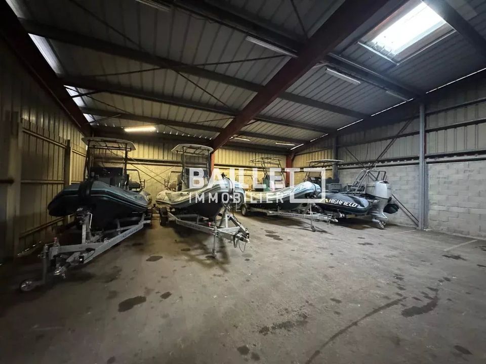 Commercial property in Sainte-Maxime, Var - photo 1