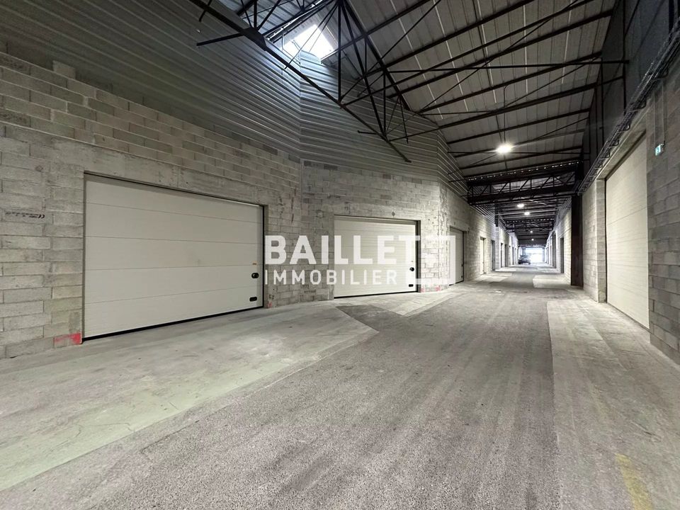 Commercial property in Sainte-Maxime, Var - photo 3