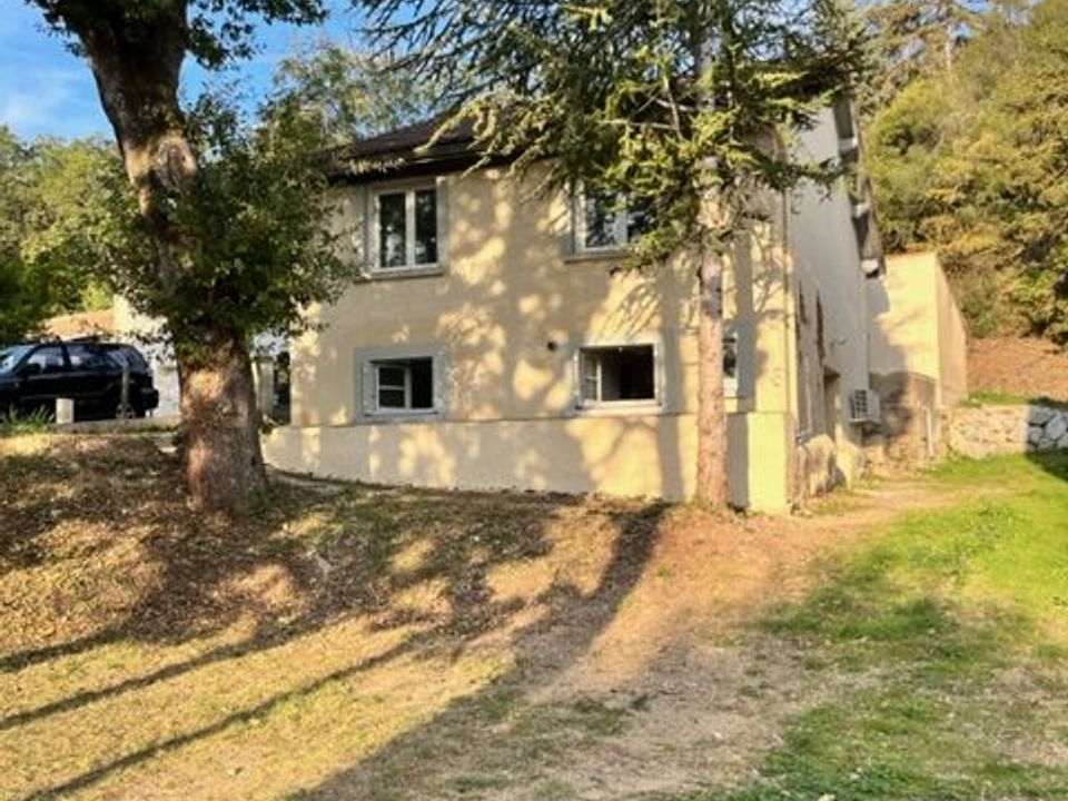 Villa a Saint-Georges-les-Bains, Ardeche - foto 1