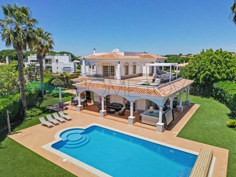 Villa i Quarteira, Faro - foto 1