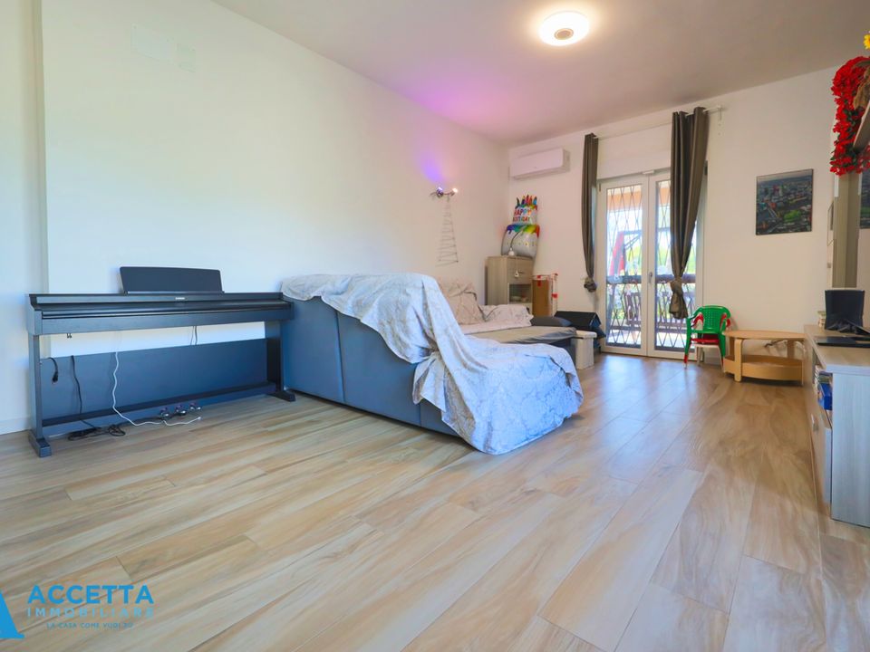 Villa en Taranto, Taranto - foto 4