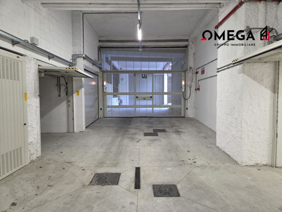 Garage i Trieste, Trieste - foto 1