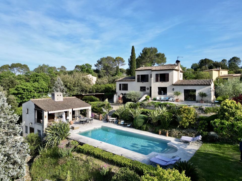 Villa a Valbonne, Alpes-Maritimes - foto 1