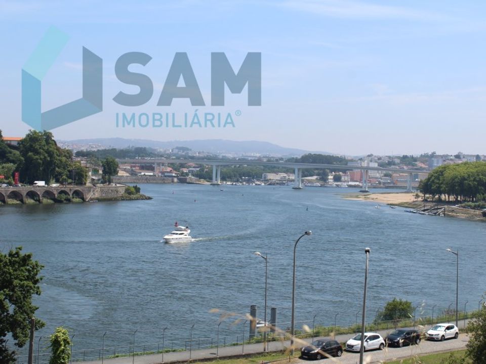 Erhvervsejendom i Oliveira do Douro, Porto - foto 1