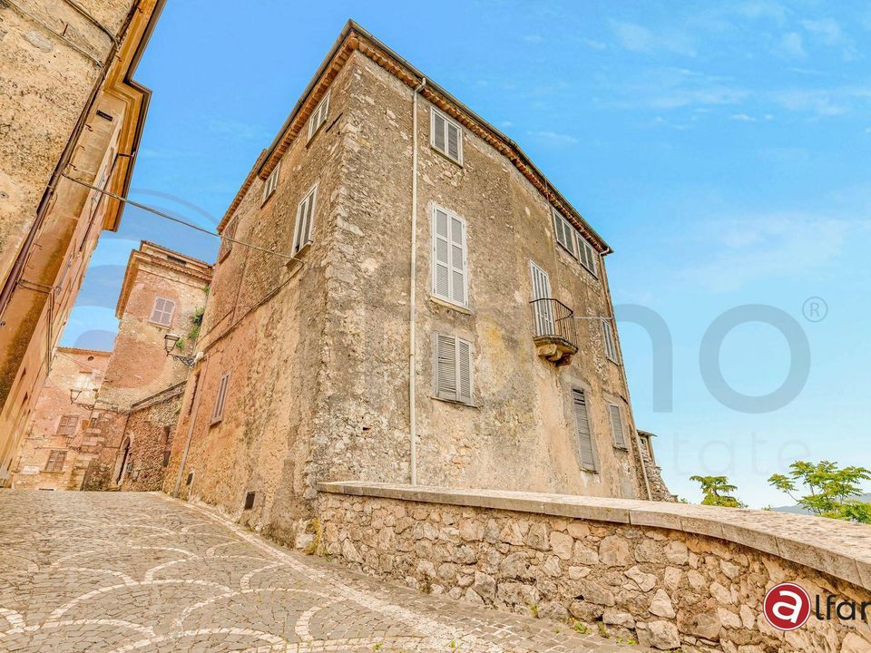 L'establiment comercial a Falvaterra, Frosinone - foto 4