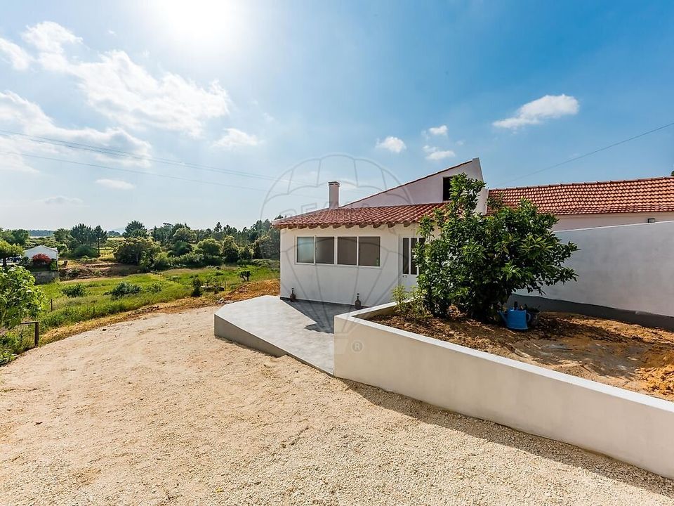 Villa - Azambuja, Lisbon - photo 1