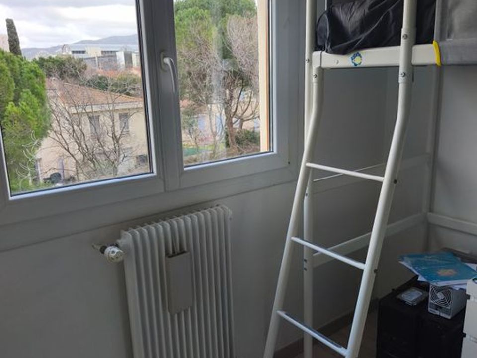 Studio in Marseille, Bouches-du-Rhone - photo 2