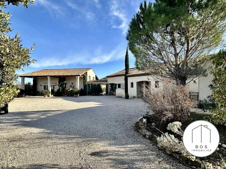 Villa i Alleins, Bouches-du-Rhone - foto 1