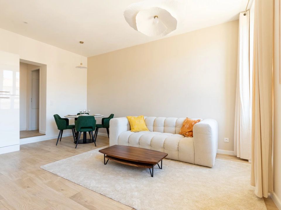Apartment in Marseille, Bouches-du-Rhone - photo 2