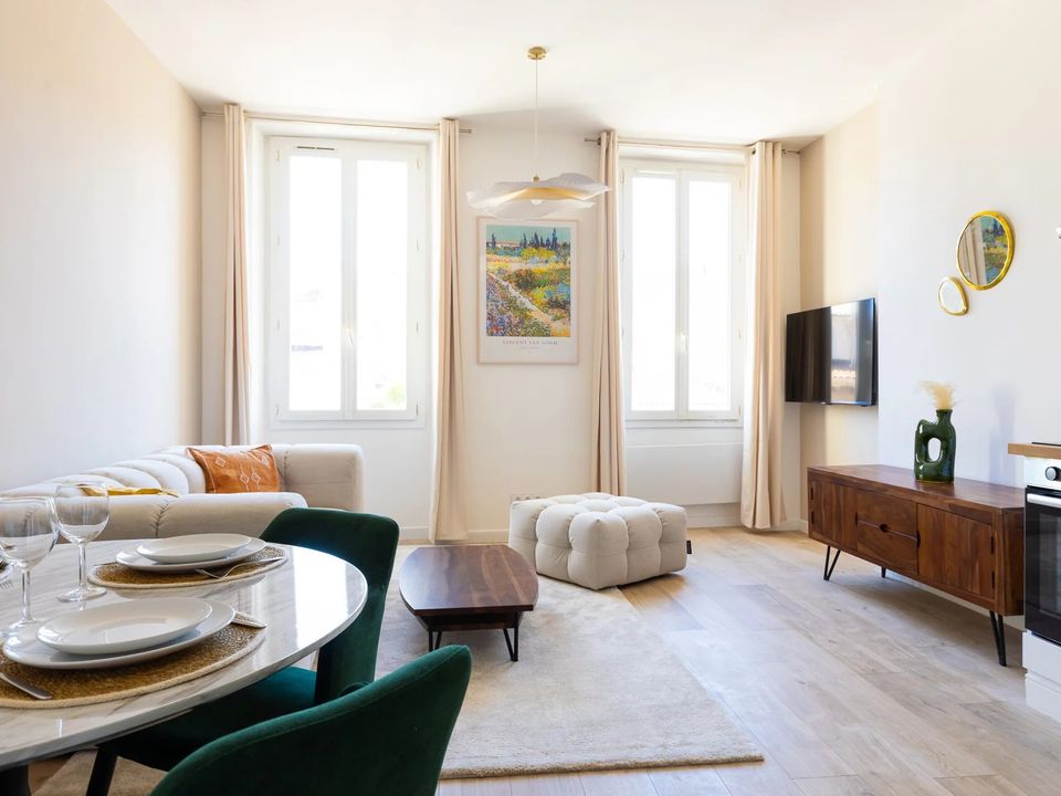 Apartment in Marseille, Bouches-du-Rhone - photo 3