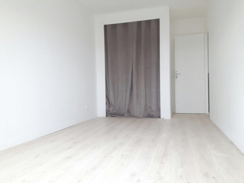 Apartment in Conflans-Sainte-Honorine, Yvelines - photo 2