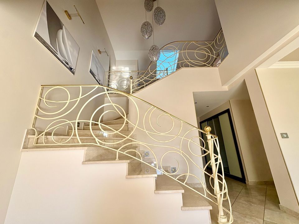Villa i La Roche-sur-Foron, Haute-Savoie - foto 4