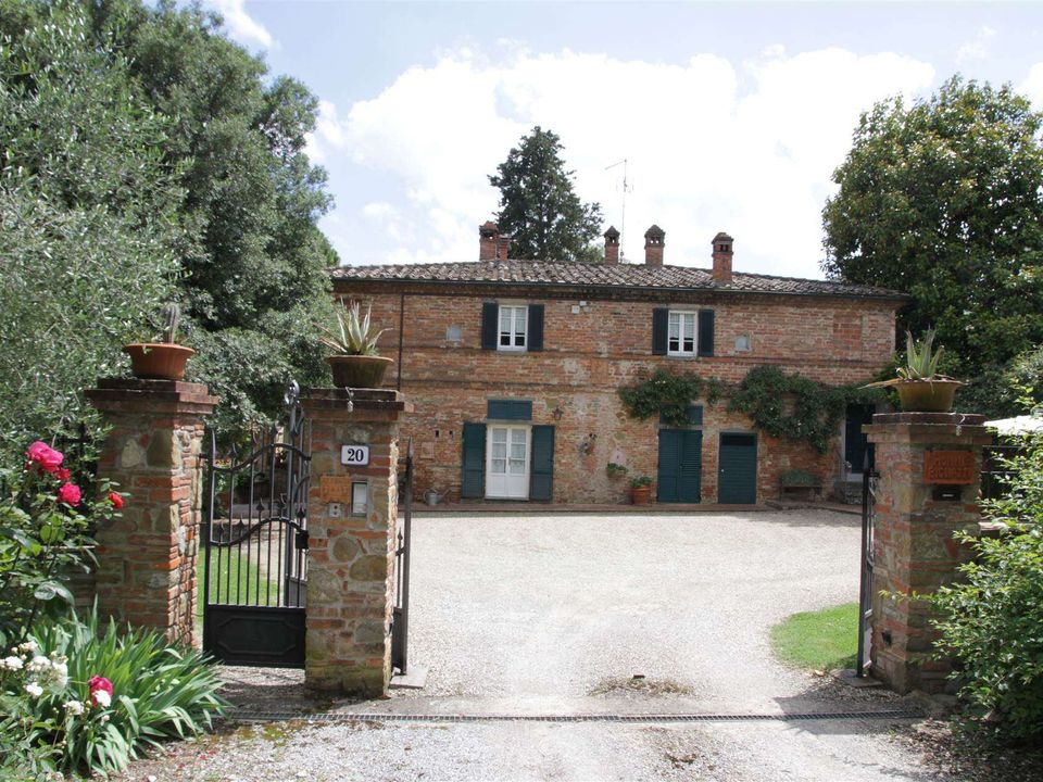 Farm hus i Foiano della Chiana, Arezzo - foto 1