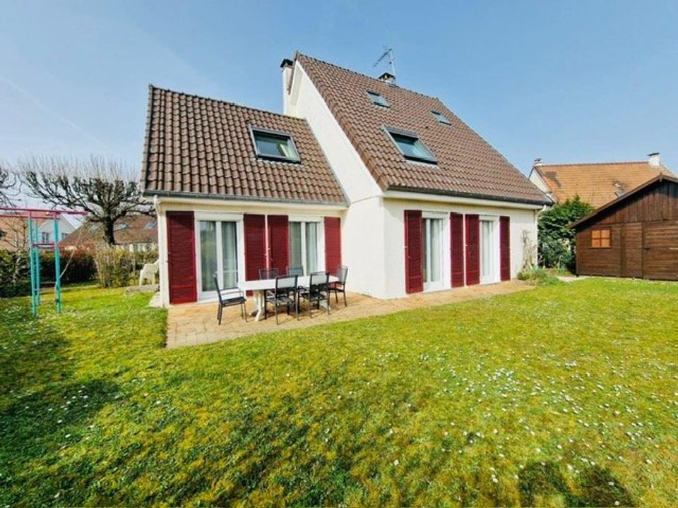 Villa in Pontault-Combault, Seine-et-Marne - foto 1