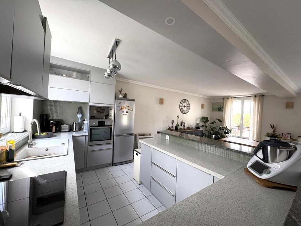 Villa in Pontault-Combault, Seine-et-Marne - foto 1