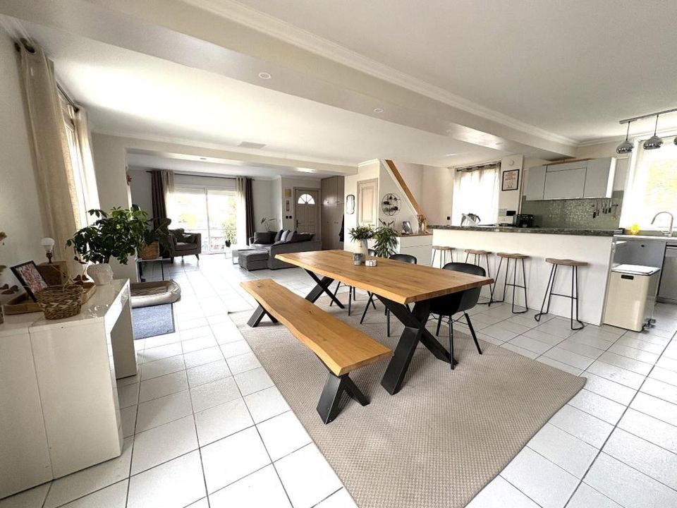Villa in Pontault-Combault, Seine-et-Marne - foto 2