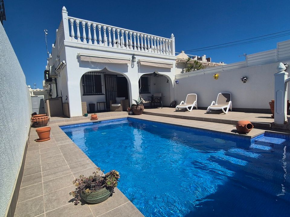 Villa i Villamartin, Alicante - foto 1
