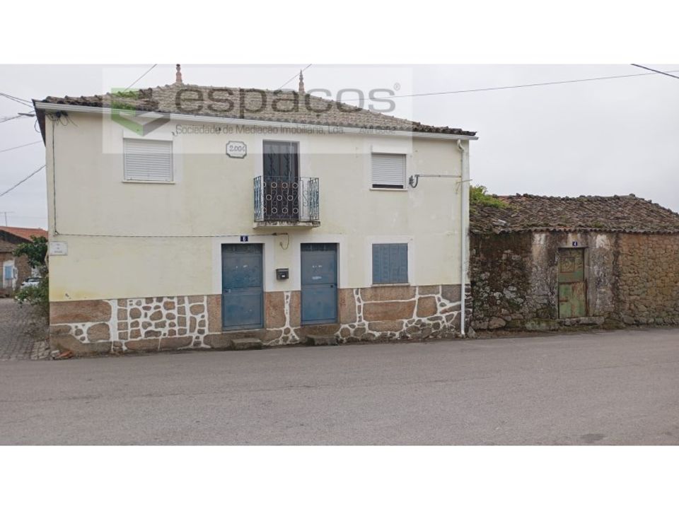 Villa i Vale de Prazeres e Mata da Rainha, Castelo Branco - foto 1