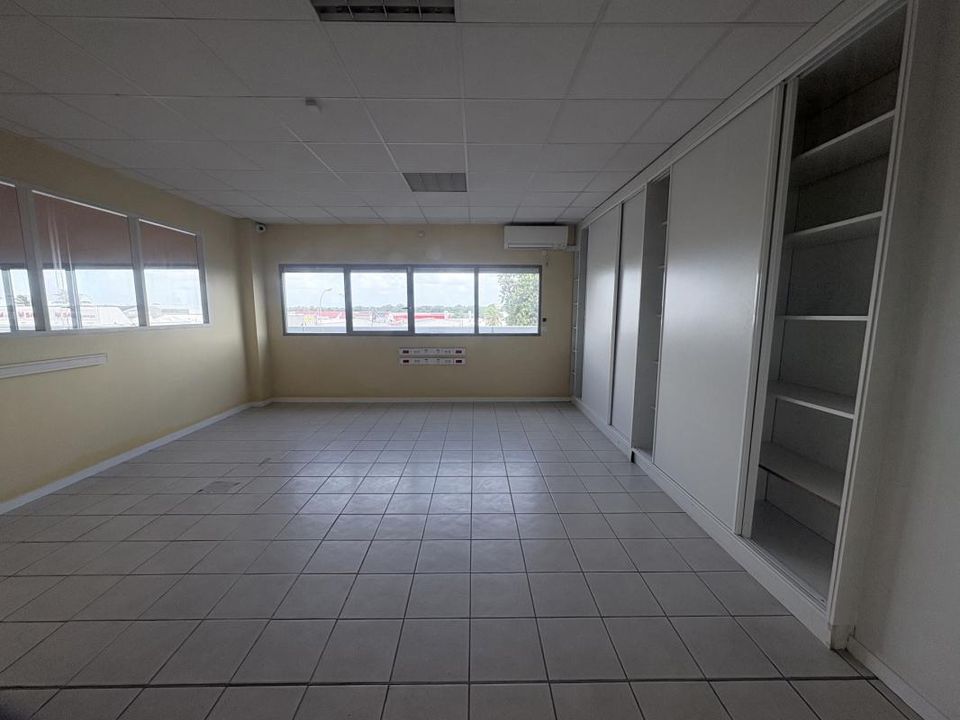 L'establiment comercial a Baie-Mahault, Guadeloupe - foto 1